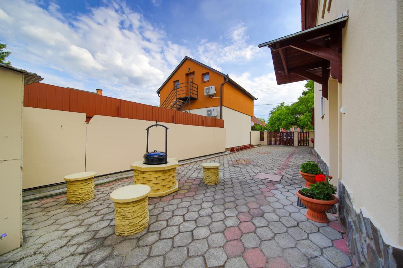 Maria Apartman Hajduszoboszlo Bagian luar foto