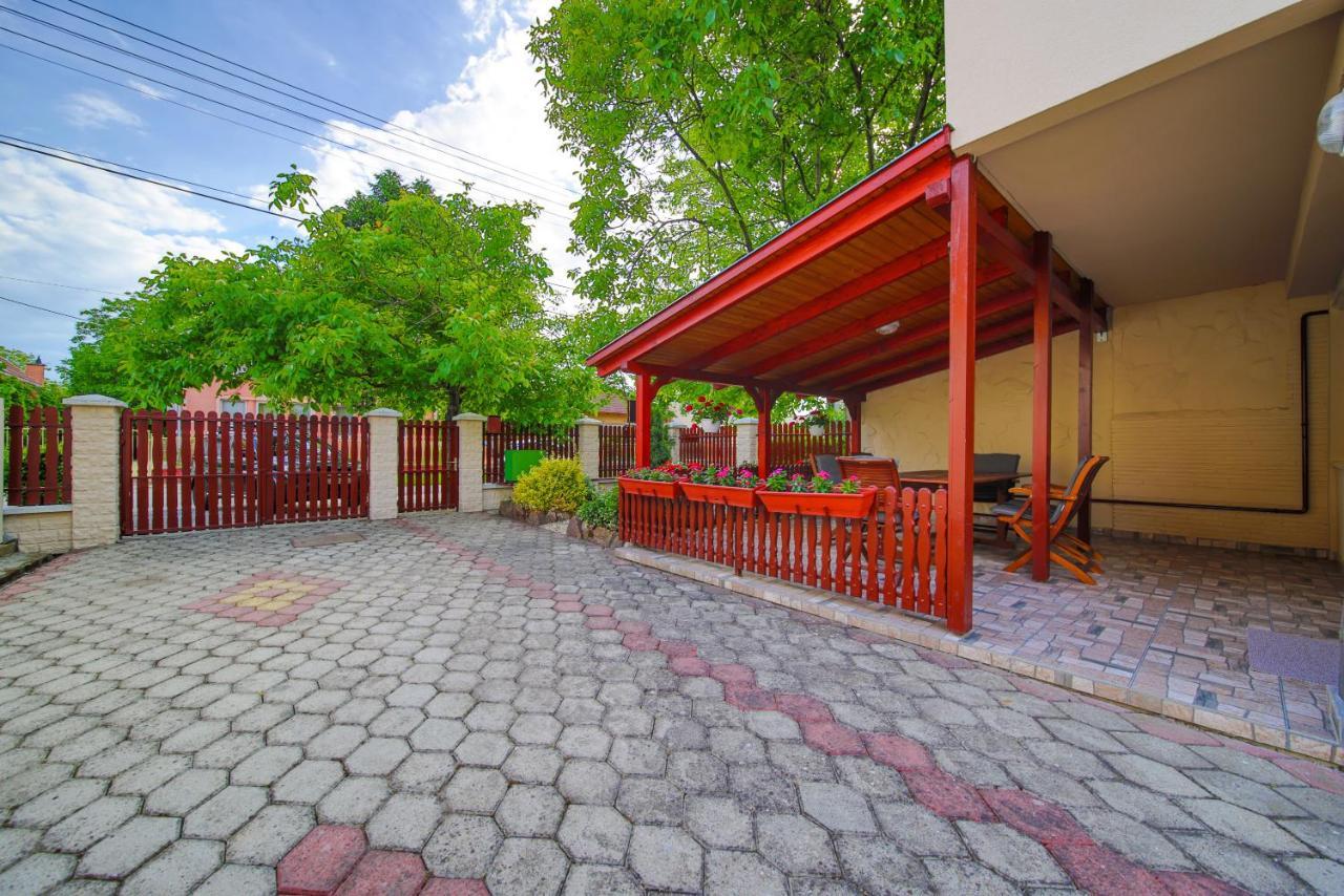 Maria Apartman Hajduszoboszlo Bagian luar foto