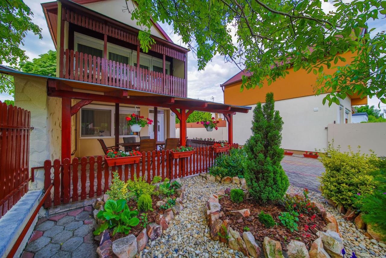 Maria Apartman Hajduszoboszlo Bagian luar foto