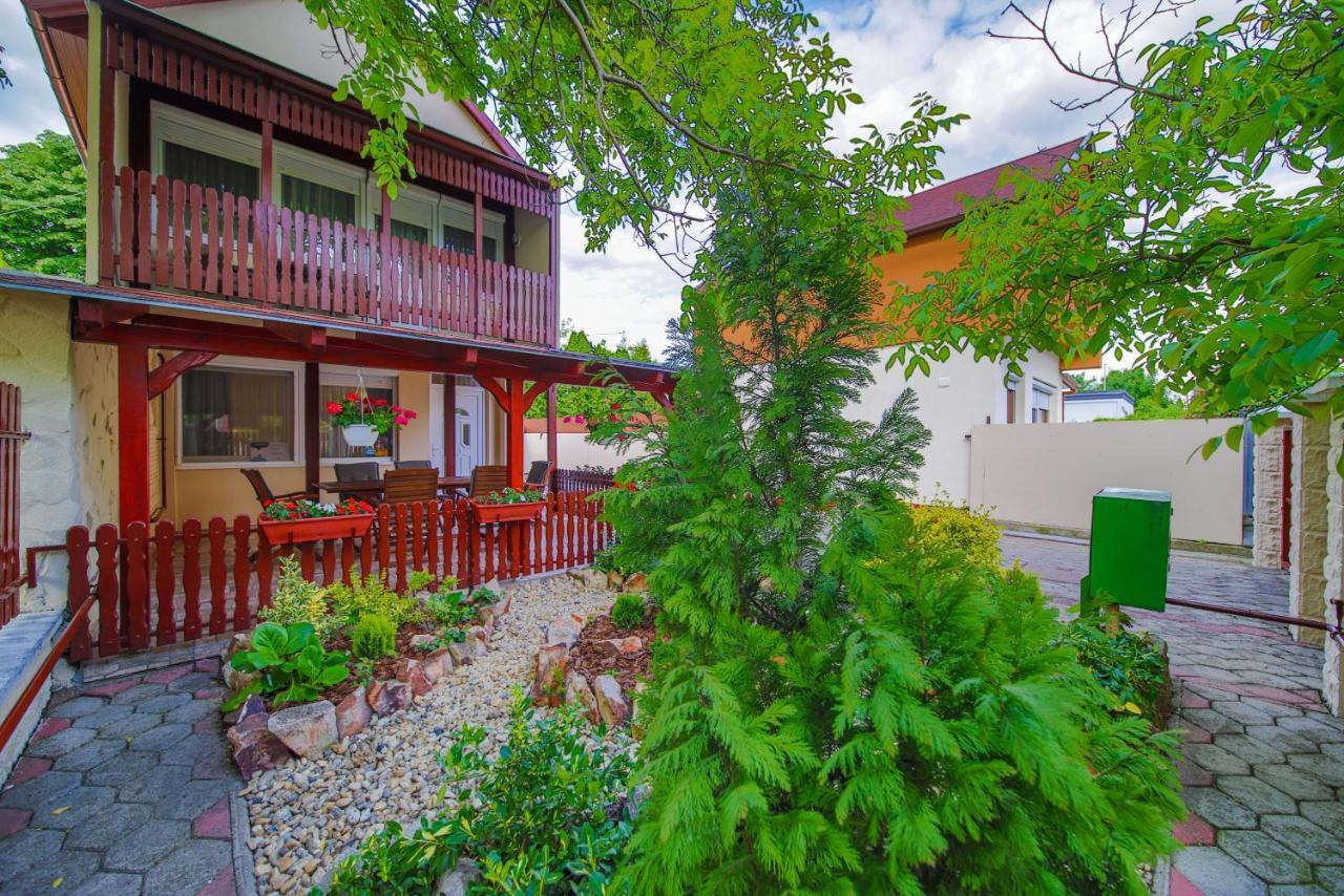 Maria Apartman Hajduszoboszlo Bagian luar foto