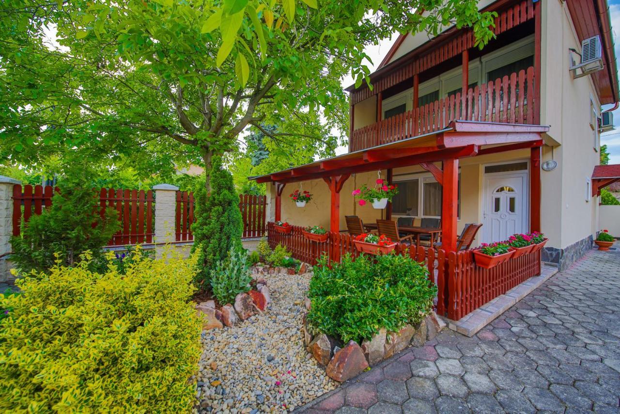 Maria Apartman Hajduszoboszlo Bagian luar foto
